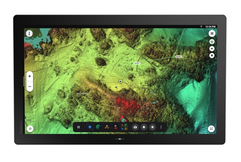Simrad Marine-Navigation und Display im professionellen Einsatz auf dem Boot