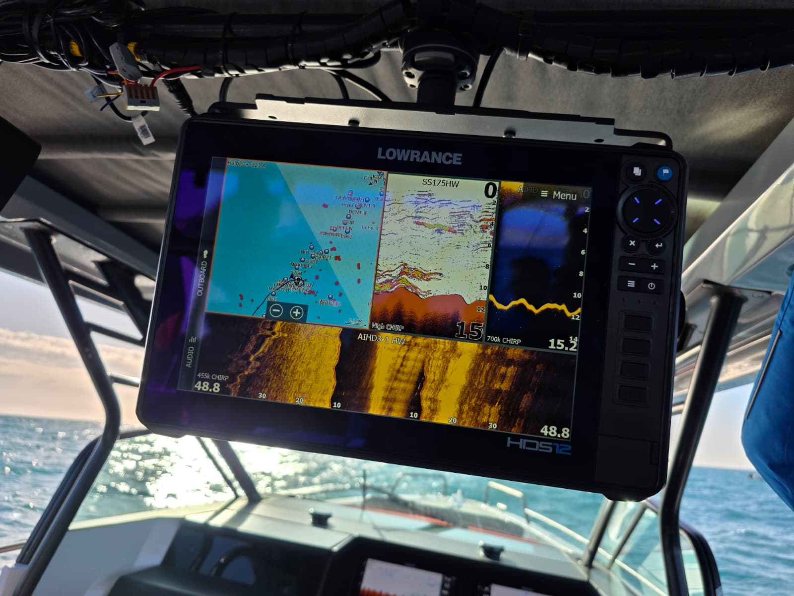 Lowrance HDS Pro 12 Quad-Split-Screen mit C-Map Seekarte, Airmar SS175HW Sonar und Active Imaging HD SideScan im Praxiseinsatz